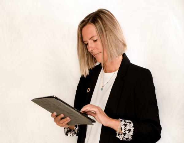 Maria Blume liest am i-Pad